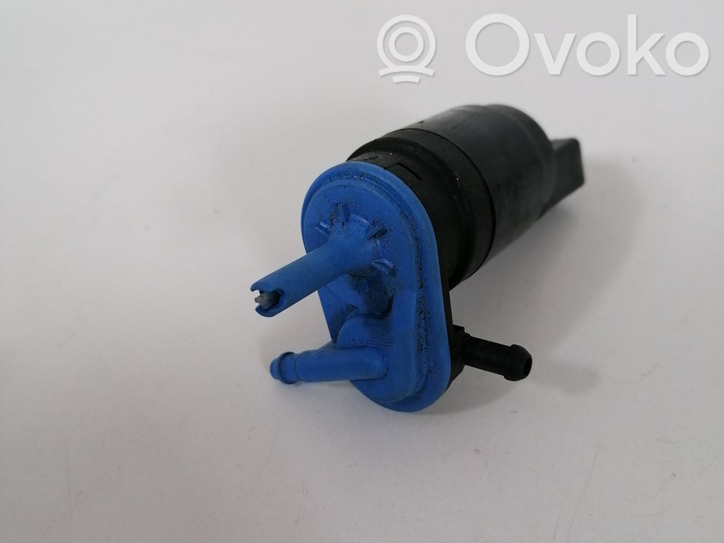 Audi A4 S4 B6 8E 8H Windscreen/windshield washer pump 