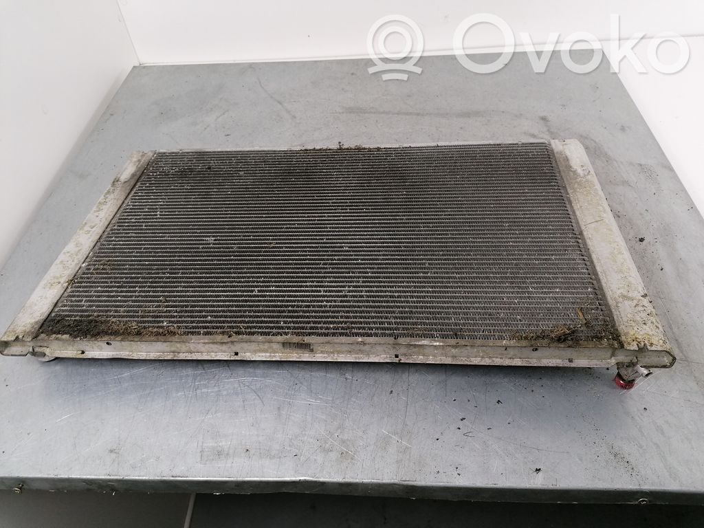 Coolant radiator   7795878