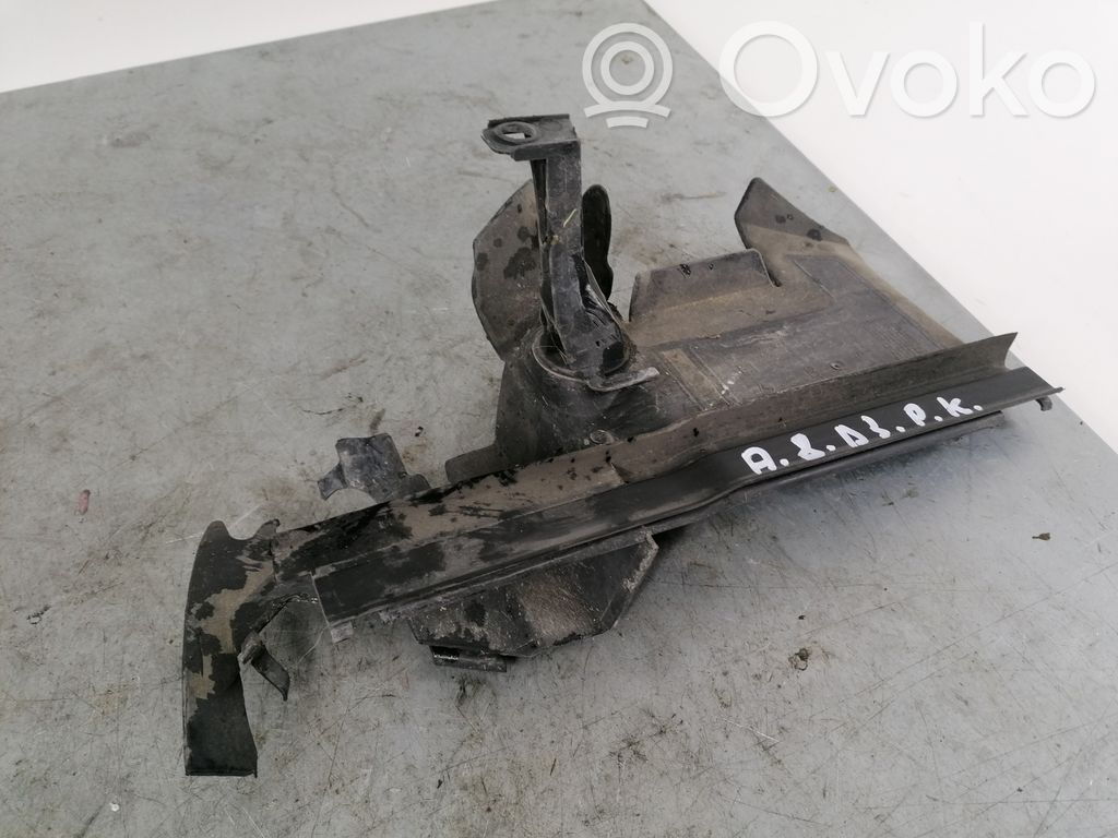Conducto/guía del intercooler   4E0121284D