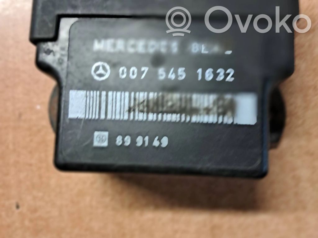 Mercedes-Benz E W124 Glow plug pre-heat relay 