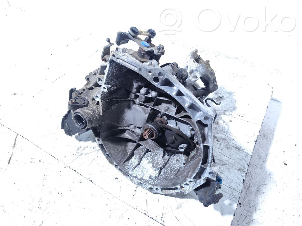 Peugeot 208 II Caja de cambios manual de 5 velocidades 