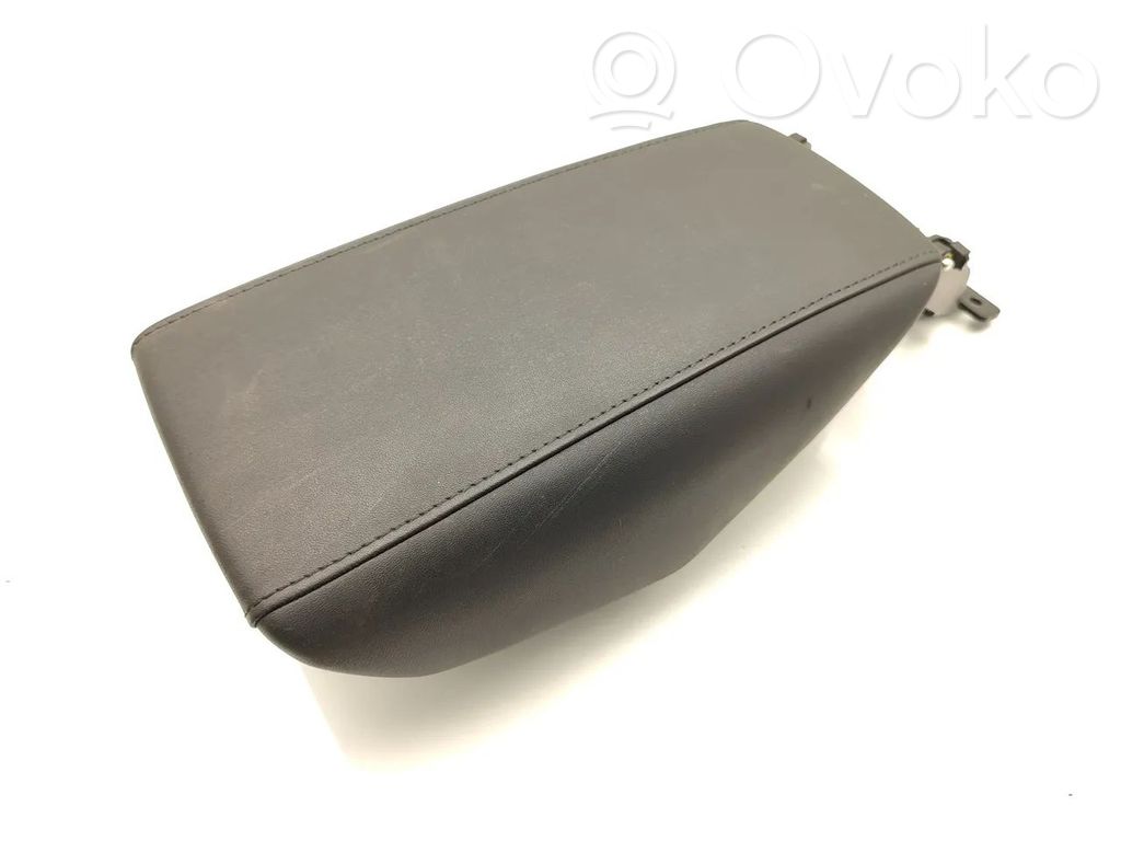 Podłokietnik tunelu środkowego   84660AT000