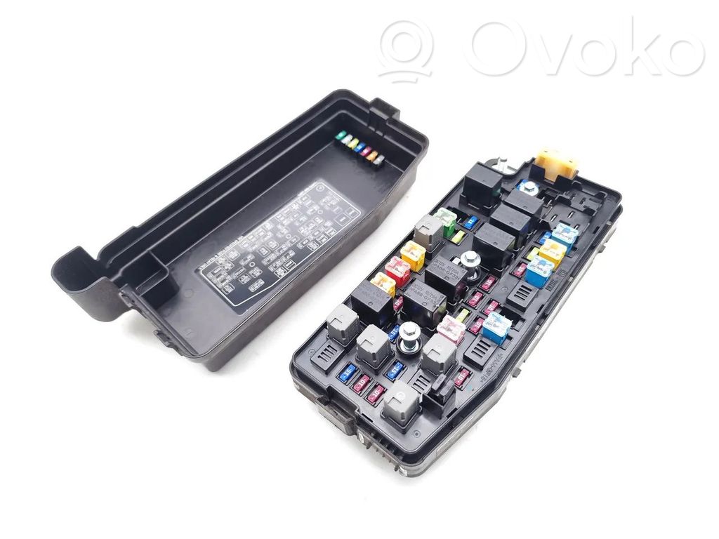 Opel Insignia B Fuse module 