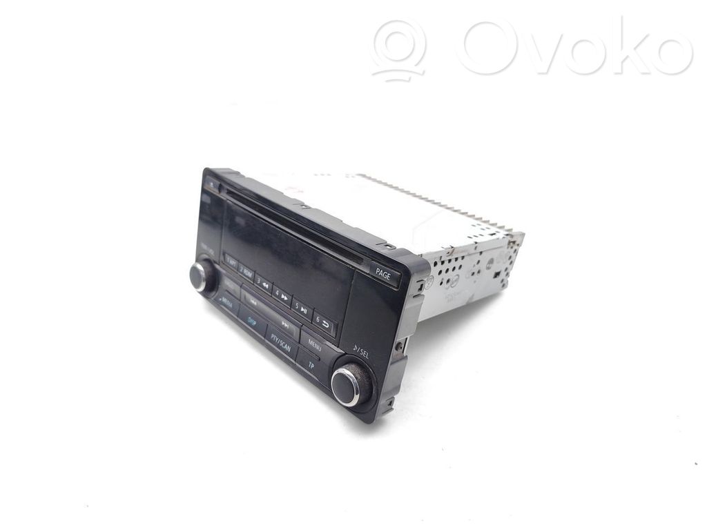 Mitsubishi L200 Panel / Radioodtwarzacz CD/DVD/GPS 