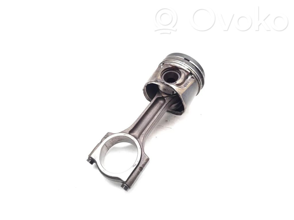 Opel Vivaro Piston with connecting rod 