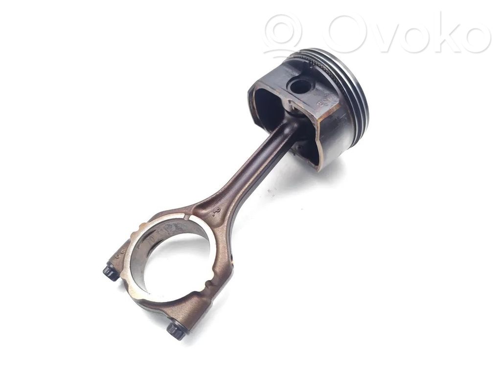 Piston with connecting rod   ECN