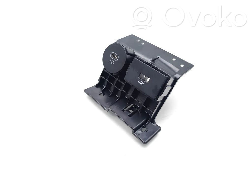 KIA Pro Cee'd III USB socket connector 