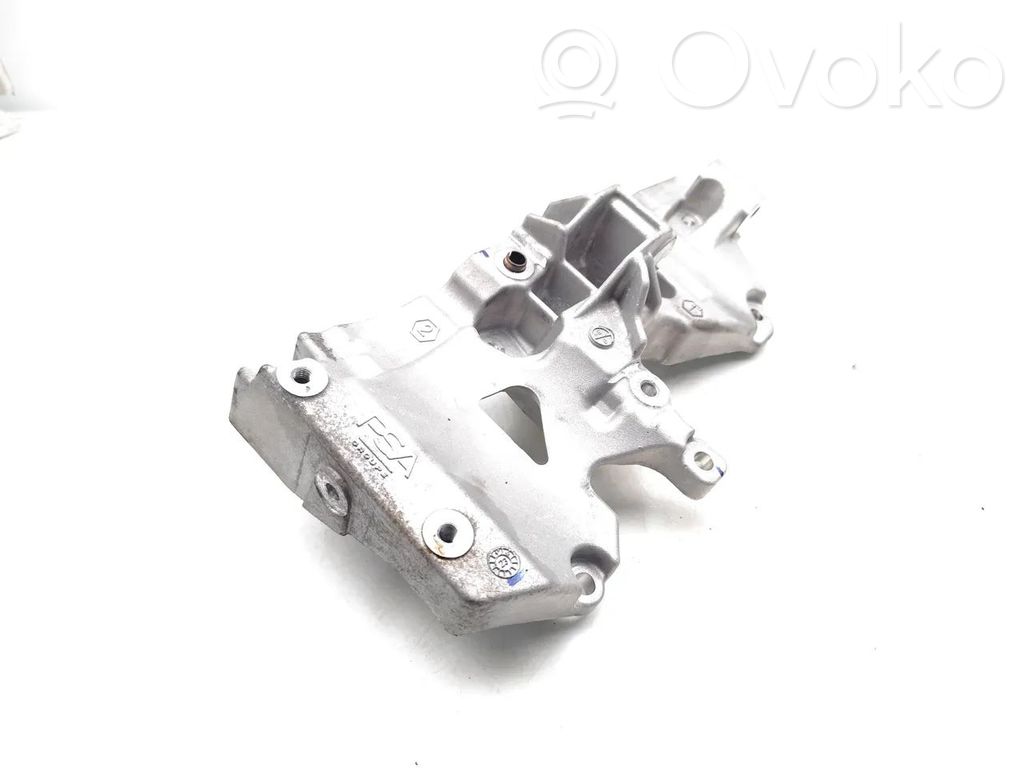 Citroen DS3 Generator/alternator bracket 