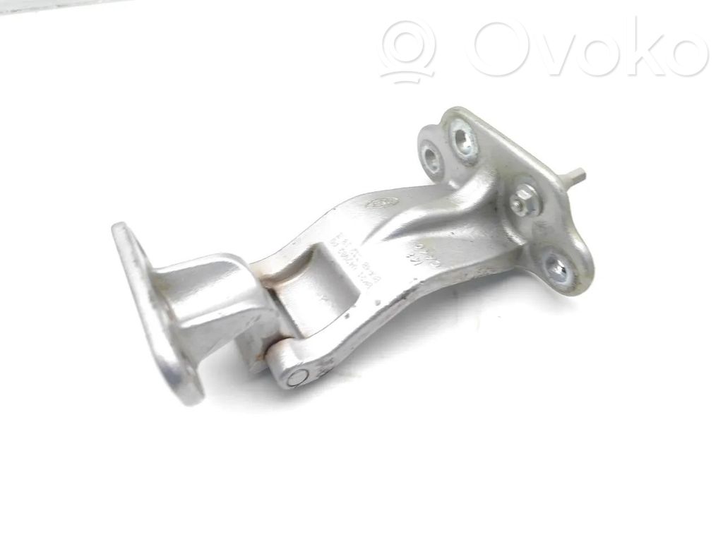 Loading door upper hinge   BK21V42982AG