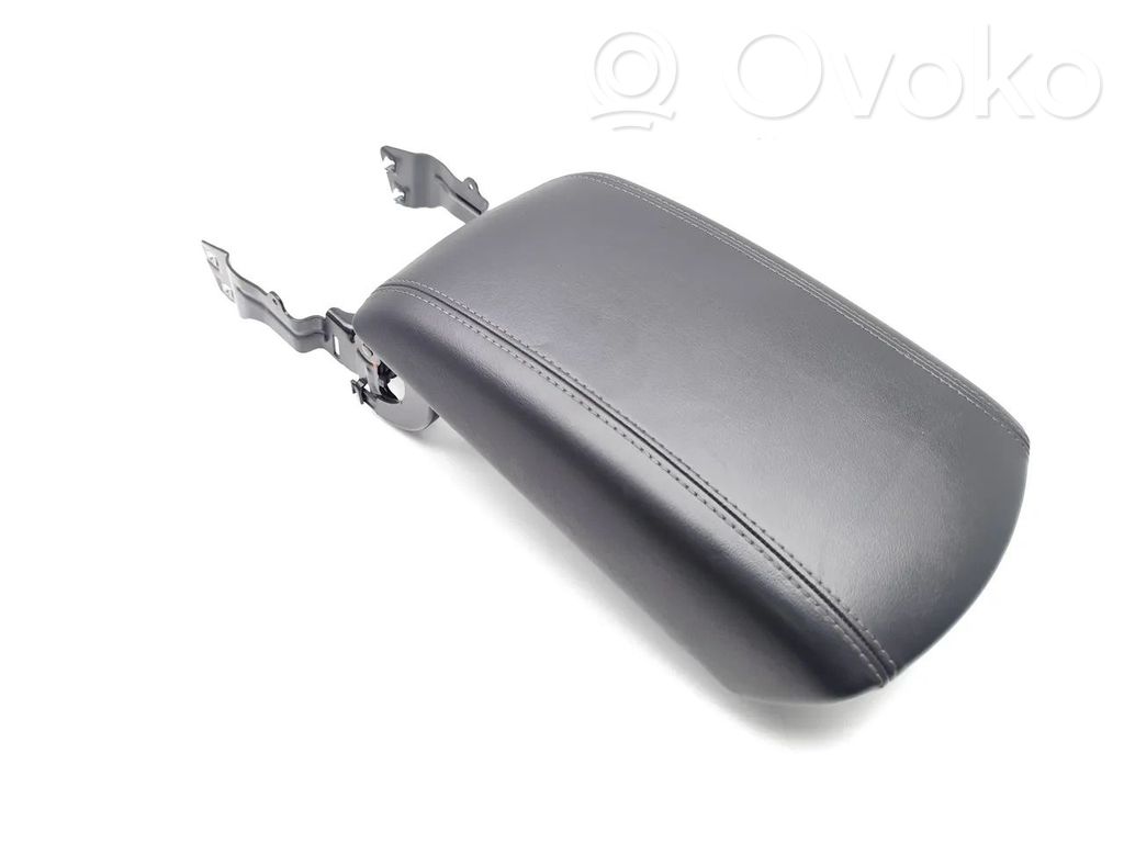Armrest   EM2BR045C74