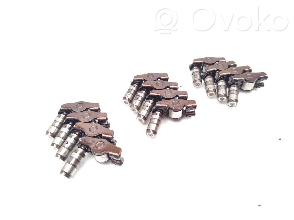 Skoda Fabia Mk2 (5J) Valve rocker arm 