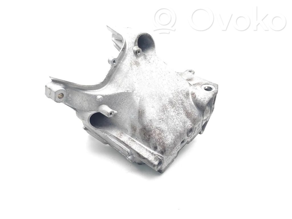 Volkswagen Polo VI Engine mounting bracket 