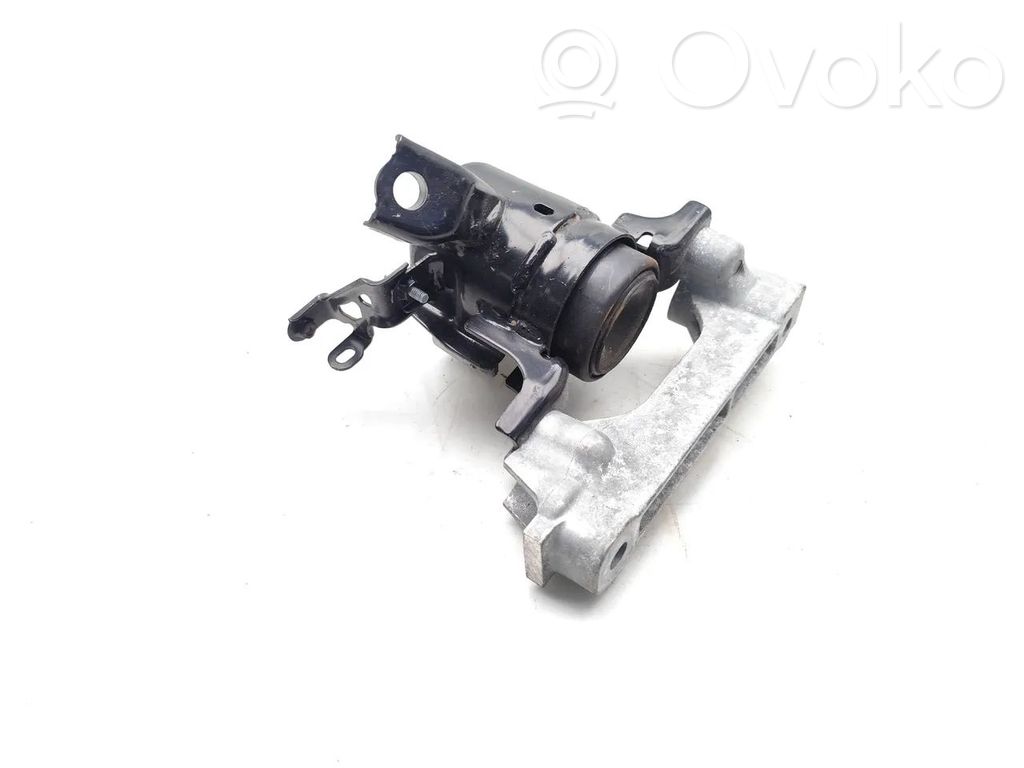 Engine mount bracket   L5290387