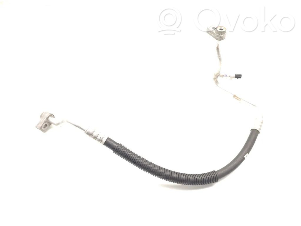 Ford Focus Ilmastointilaitteen putki (A/C) 