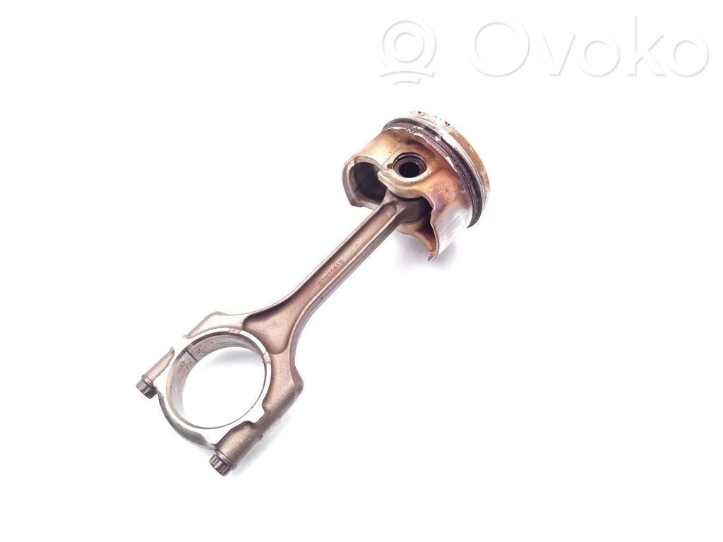 Honda Civic Piston with connecting rod 
