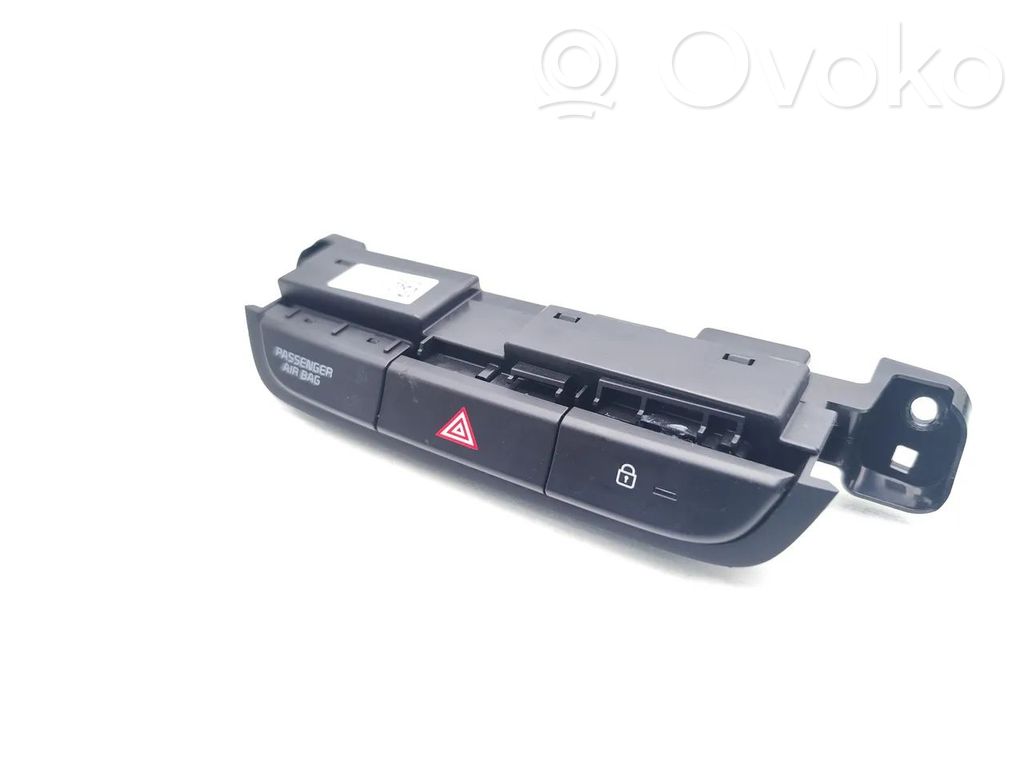 KIA Xceed Botón interruptor de luz de peligro 