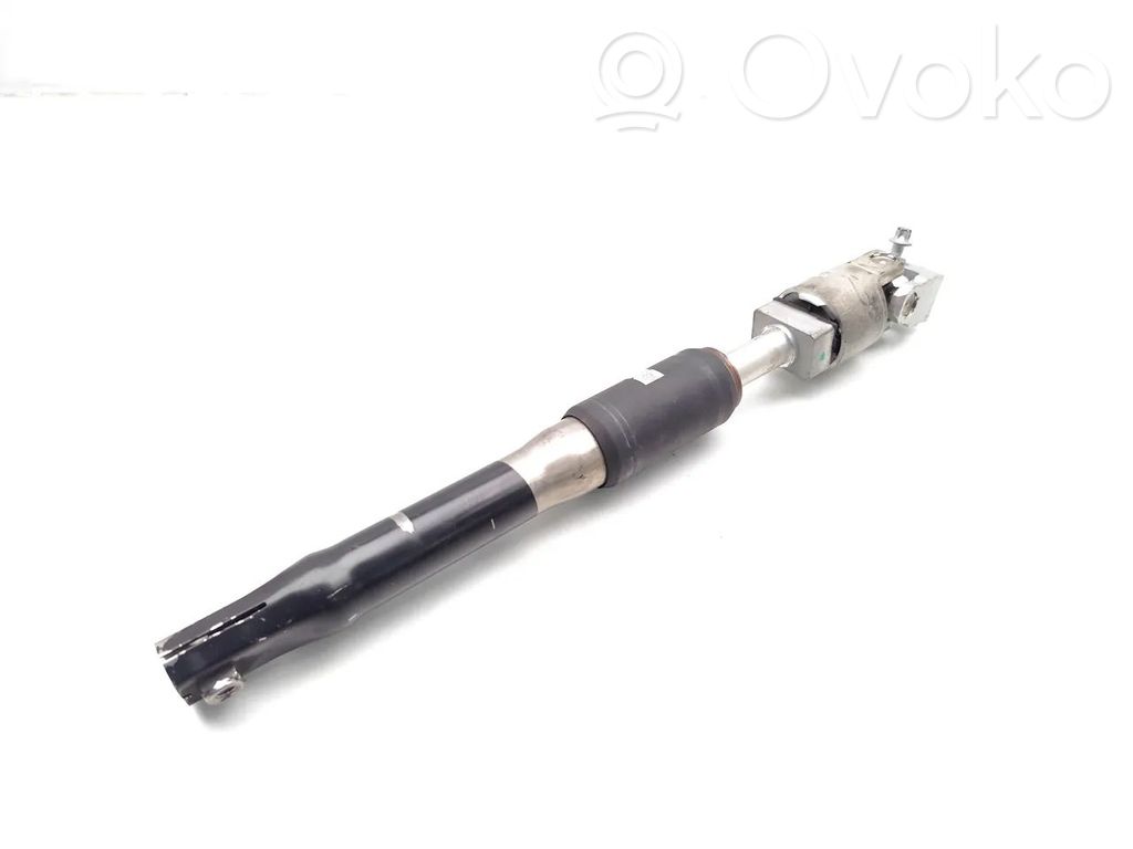 Steering column universal joint   SC20040555