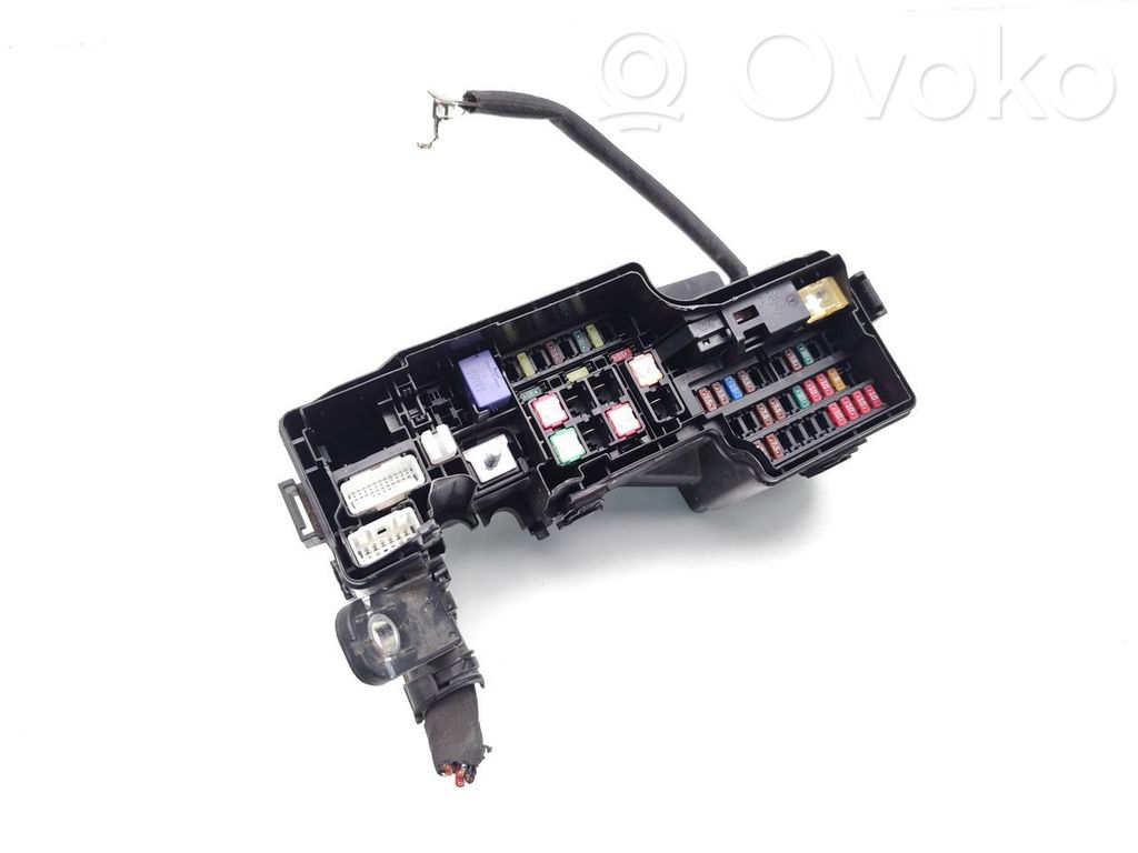 Fuse module   821110HR40A