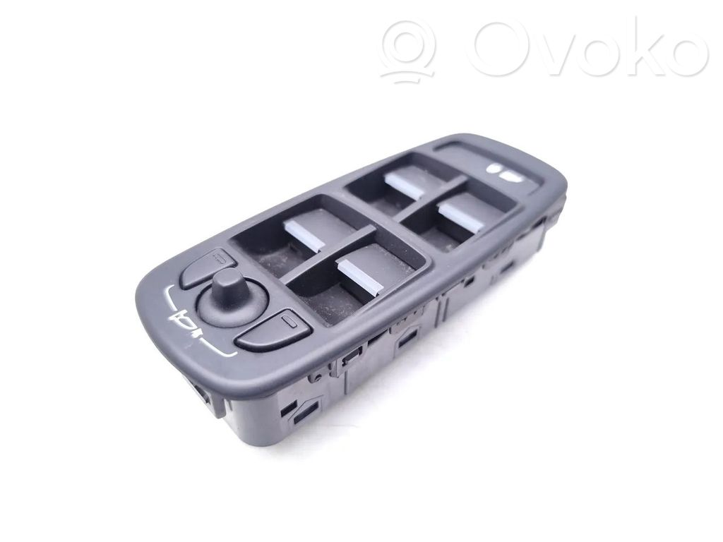 Jaguar XE Electric window control switch 