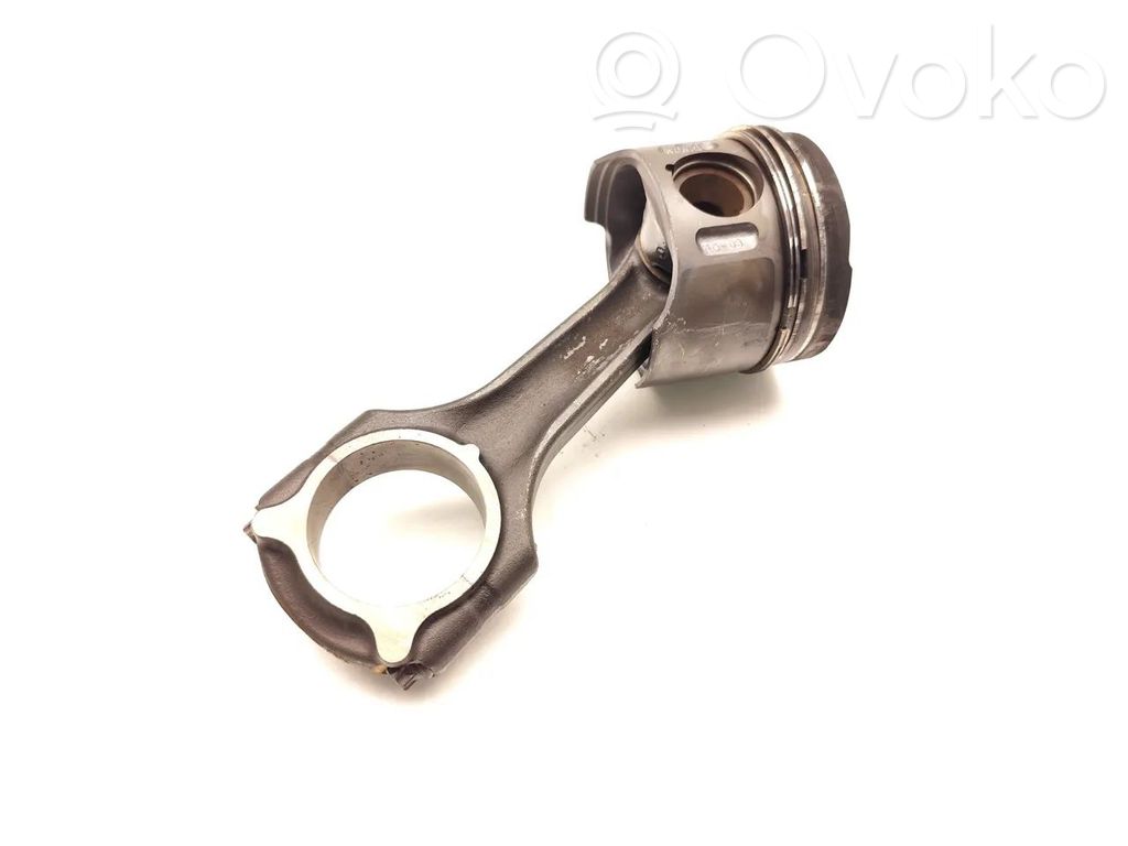 Chrysler PT Cruiser Piston with connecting rod 