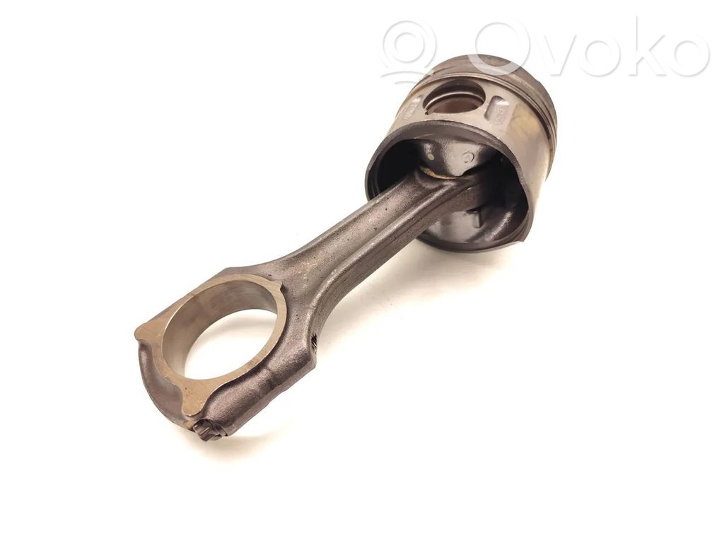 Chrysler PT Cruiser Piston with connecting rod 