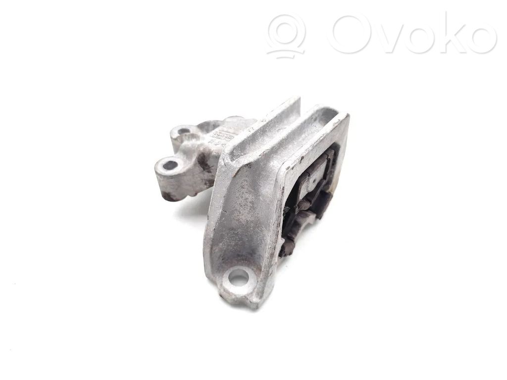 Renault Zoe Engine mount bracket 