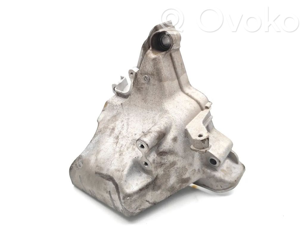 Engine mounting bracket   04C199207F
