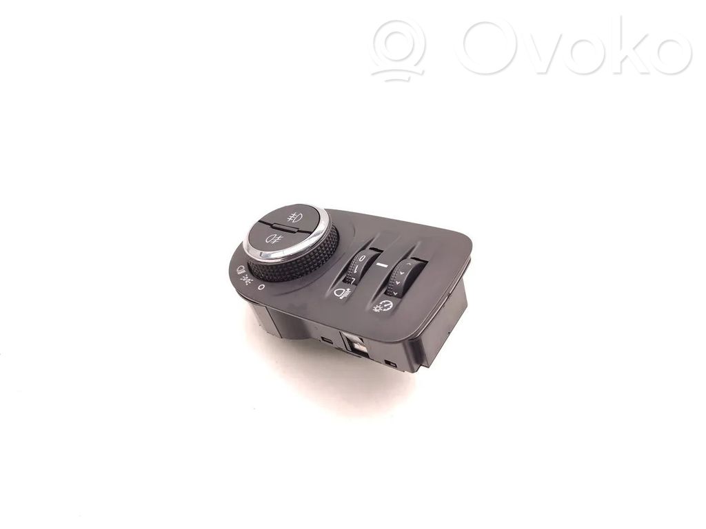 Opel Corsa E Light switch 