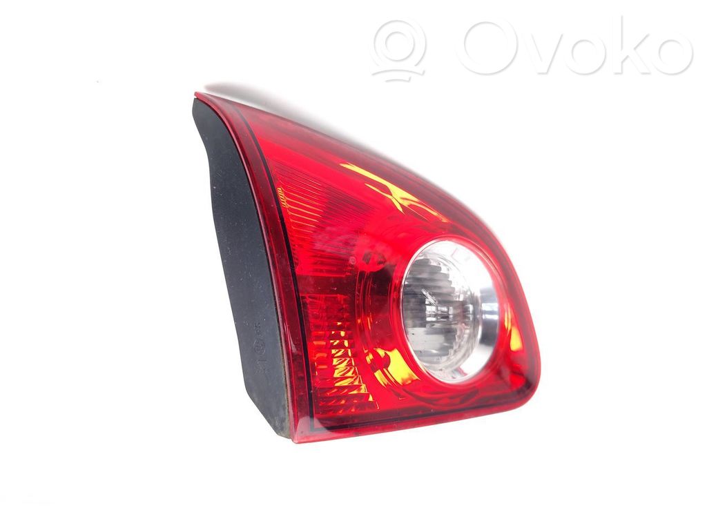 Nissan Qashqai Lampy tylnej klapy bagażnika 