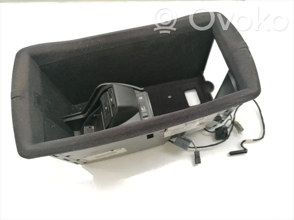 BMW 7 E65 E66 Konsolės stalčiuko/lentynėlės paklotėlis 