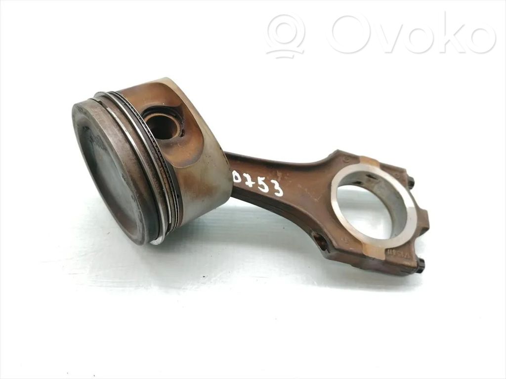 BMW 7 E38 Piston with connecting rod 