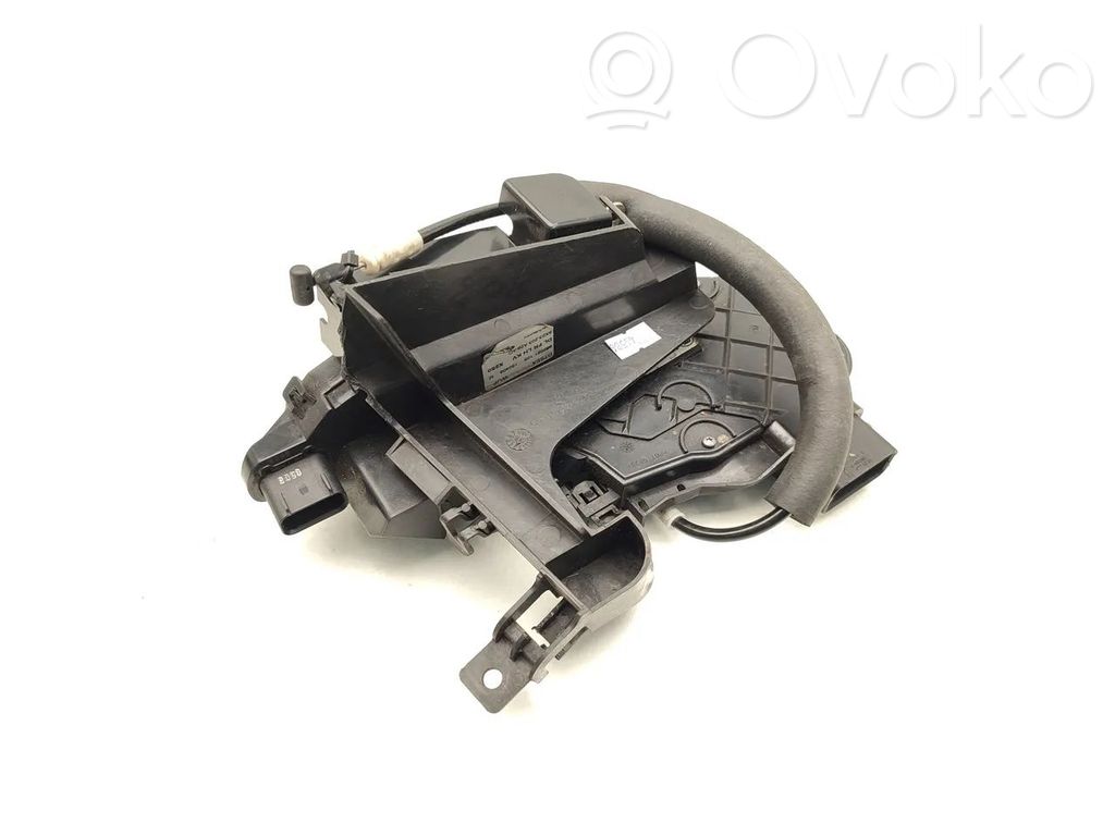 Zamek drzwi przednich   8X23235A91AD
