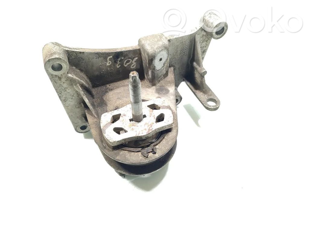 Fiat 500 Engine mounting bracket 