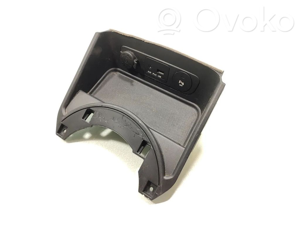 Enchufe conector USB   846313W910