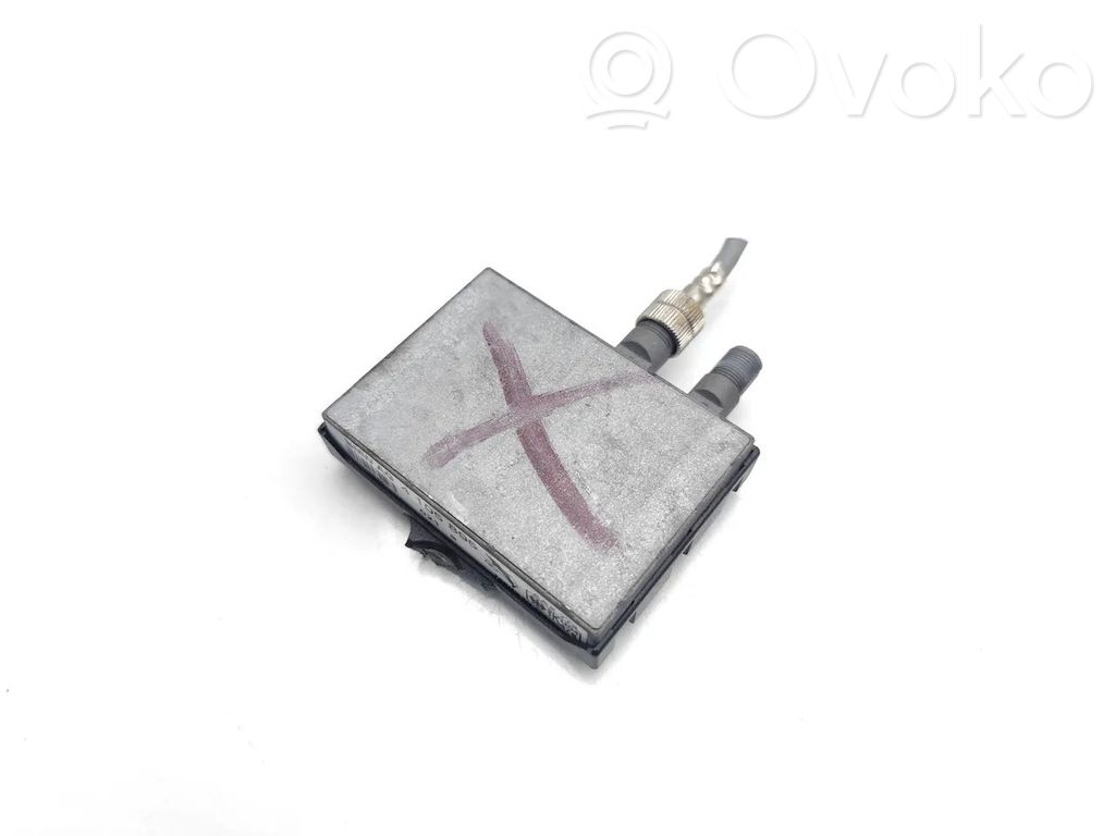 BMW 7 E38 Aerial antenna amplifier 