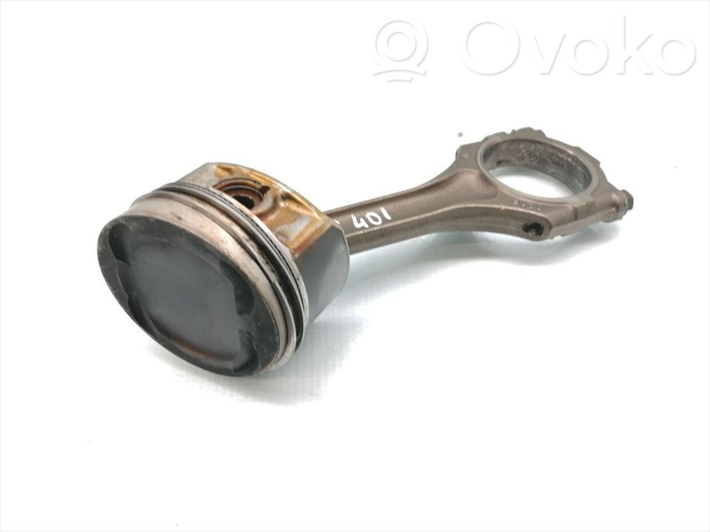 Piston avec bielle