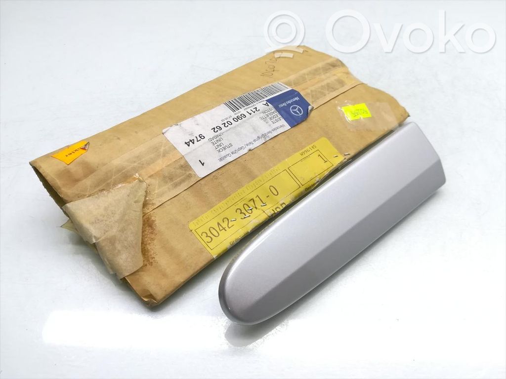 Mercedes-Benz E W211 Rivestimento parafango (modanatura)