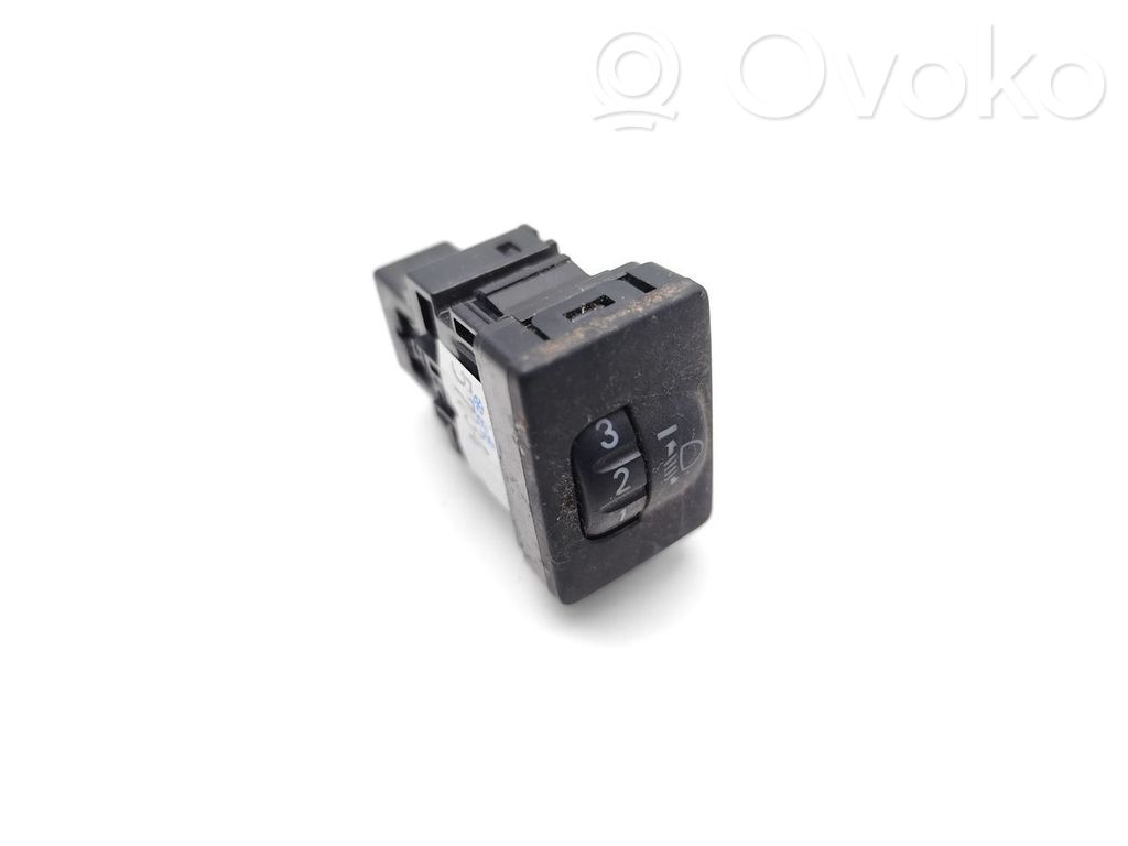 Bouton commande réglage hauteur de phares   134159