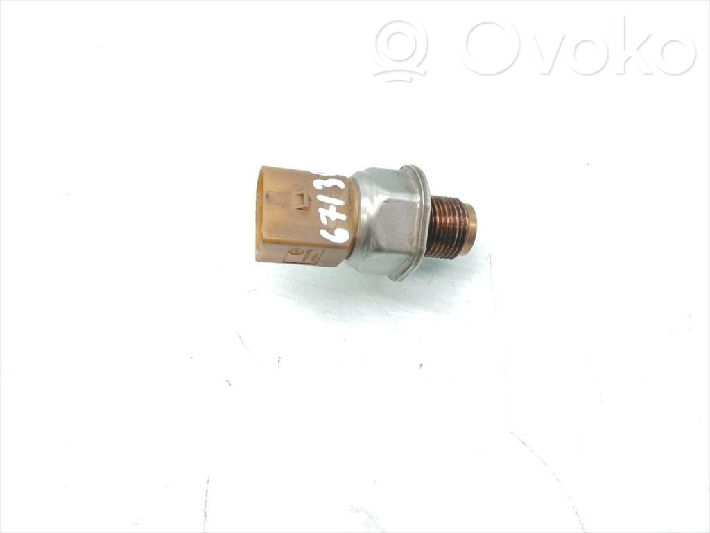 Audi A4 S4 B7 8E 8H Capteur de pression de carburant