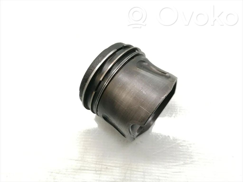Opel Astra H Piston 