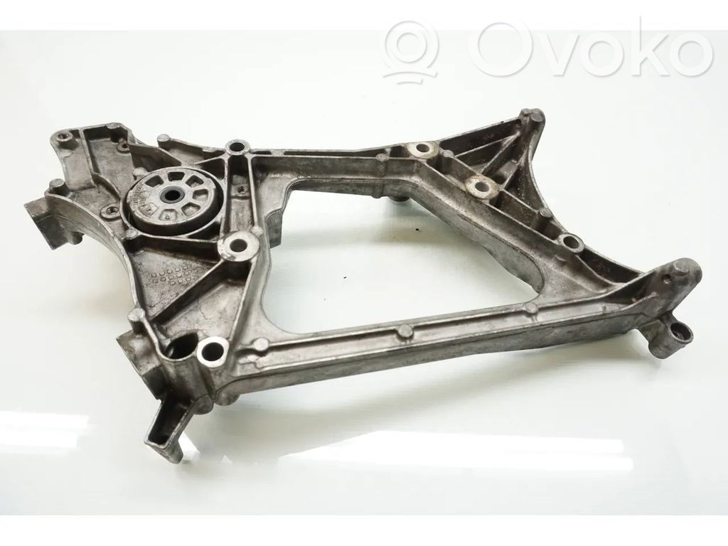 Mercedes-Benz E W212 Generator/alternator bracket 