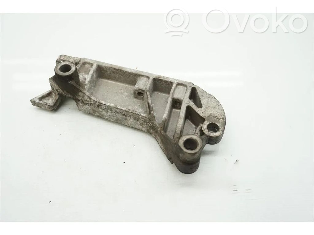 Opel Vectra C Engine mounting bracket 