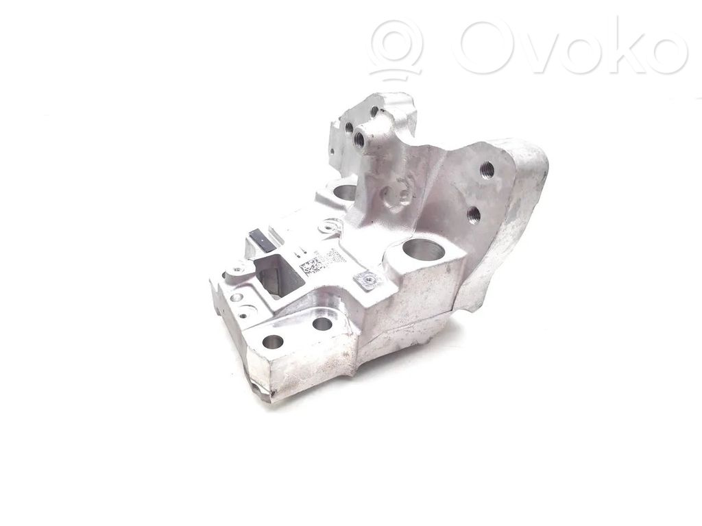 Land Rover Range Rover Evoque L551 Engine mounting bracket 