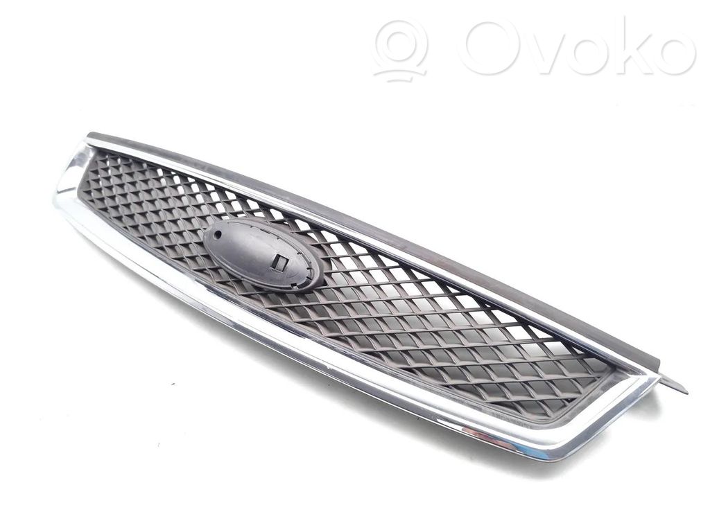 Ford Focus Front bumper upper radiator grill 