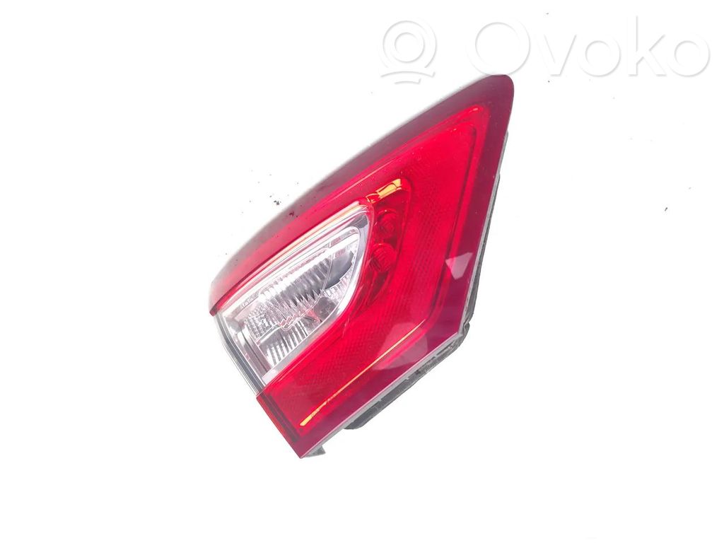 Ford Mondeo MK V Galinis žibintas dangtyje 