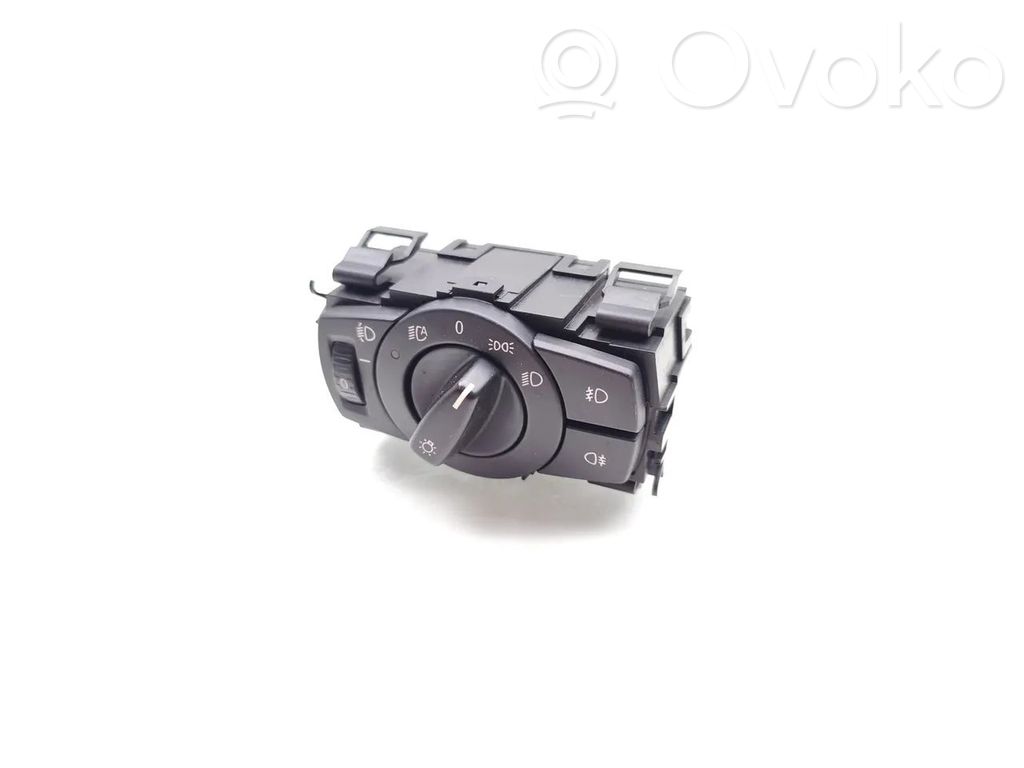 Light switch   6932792,33600101