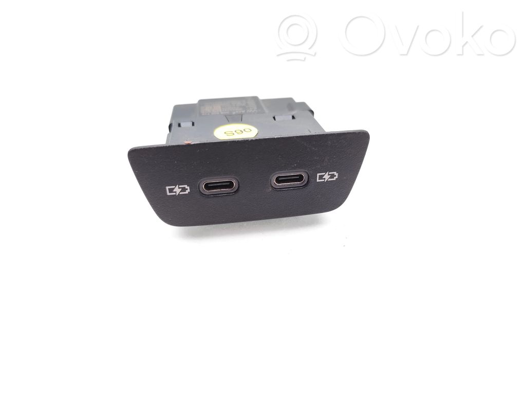 Volkswagen Polo VI Gniazdo / Złącze USB 