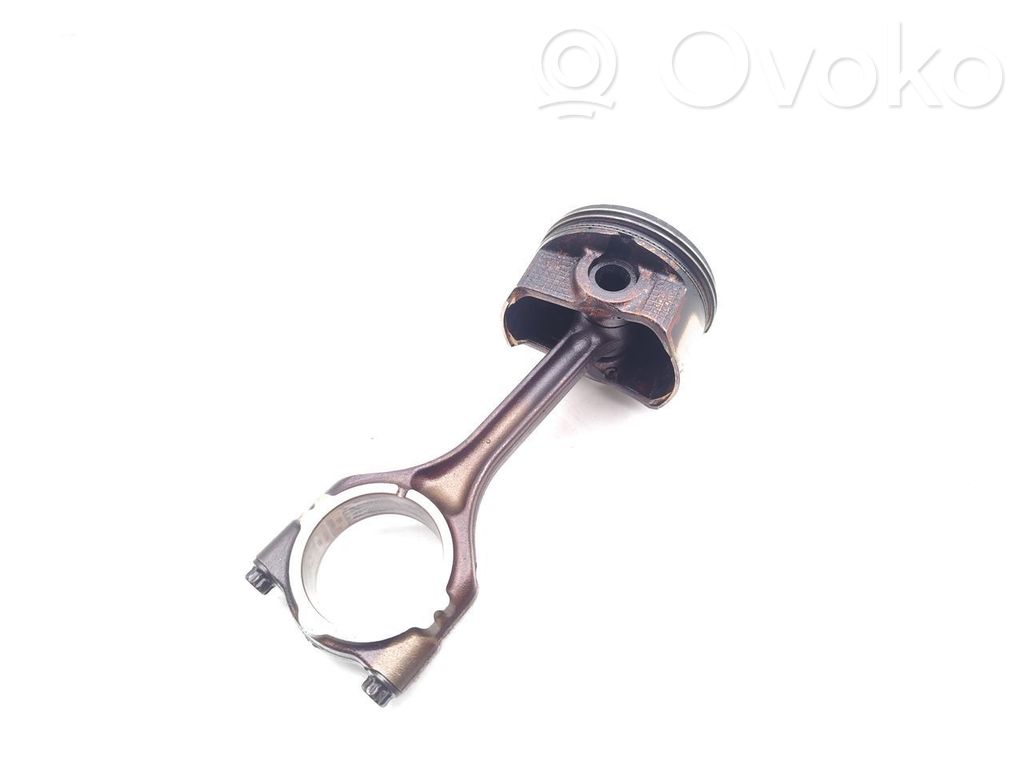Piston avec bielle   4B11