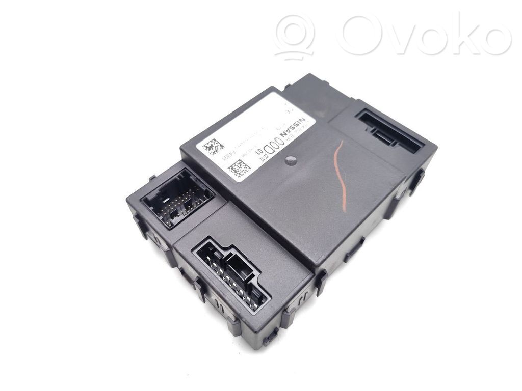 Nissan Qashqai Moduł / Sterownik komfortu 
