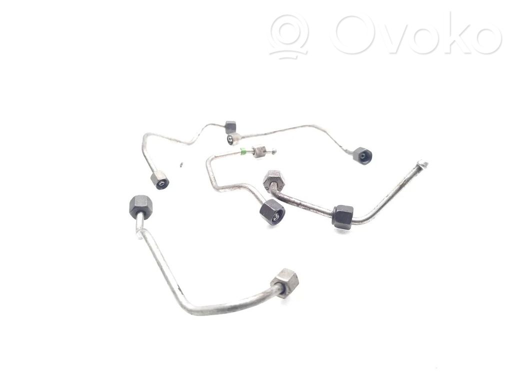 Ford Kuga II Fuel injector supply line/pipe 